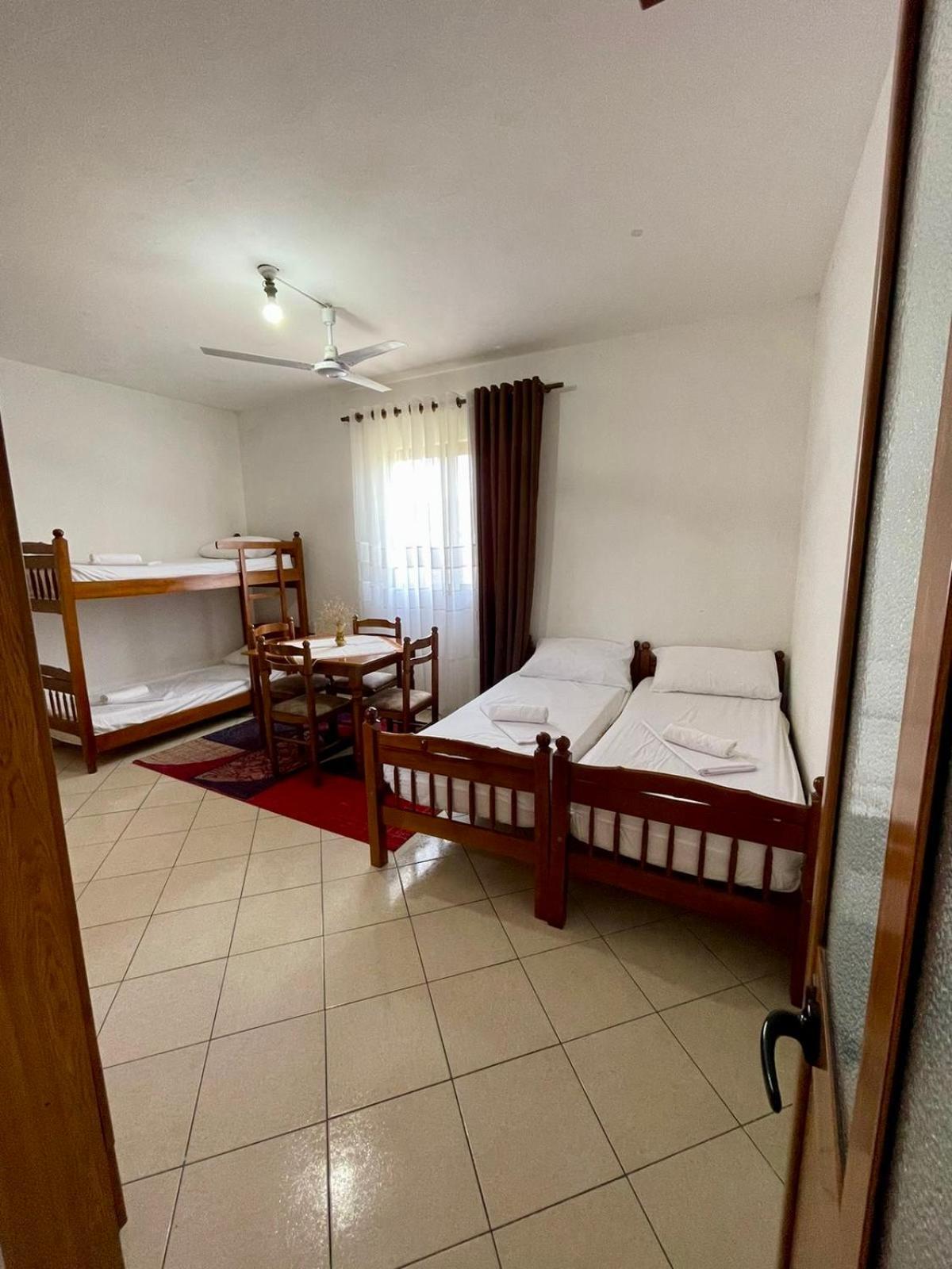 Xhou'S Home Shkodër Eksteriør bilde